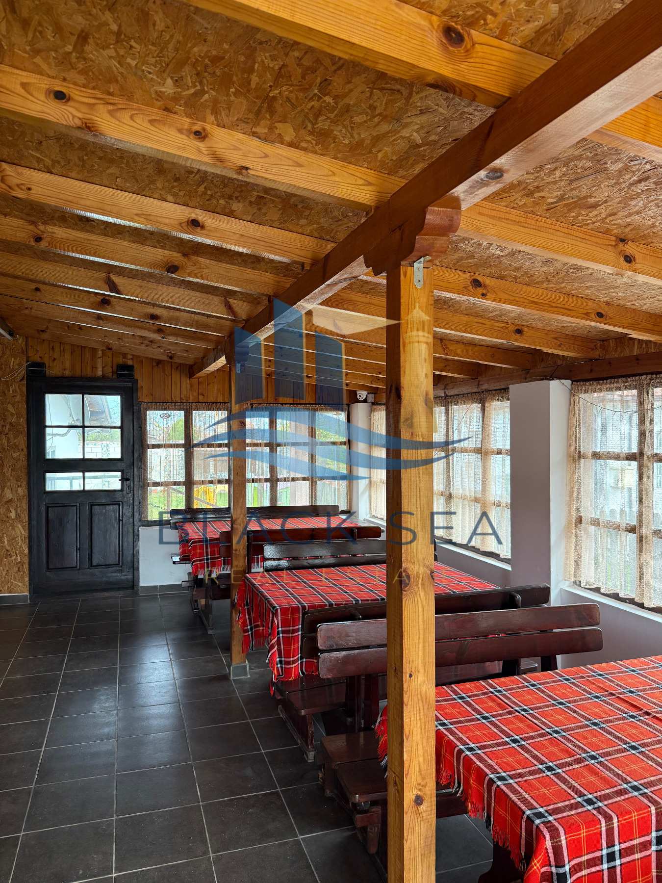 Продава ЗАВЕДЕНИЕ, с. Здравец, област Варна, снимка 5 - Заведения - 54613868