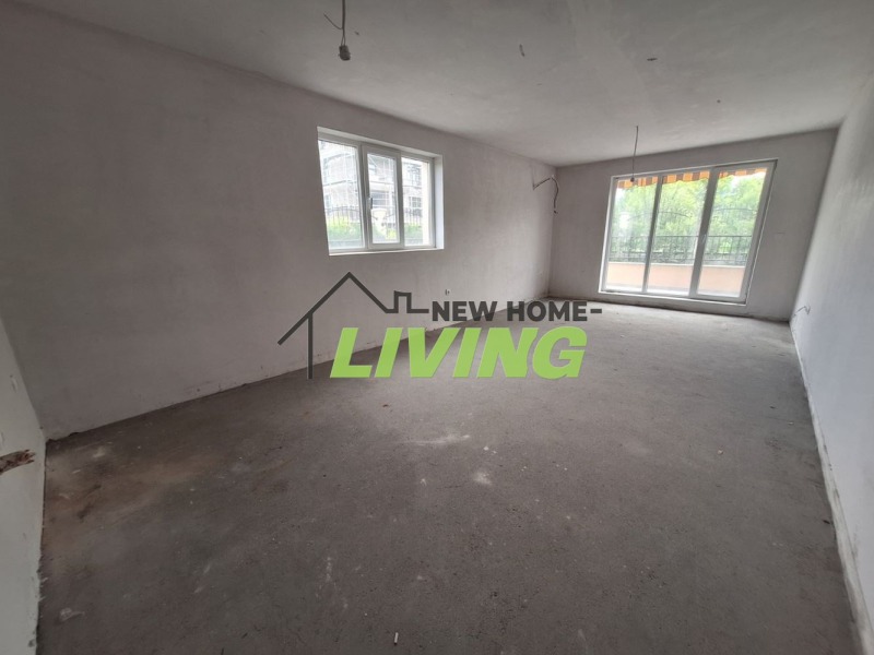 À venda  1 quarto Plovdiv , Iujen , 68 m² | 42352996