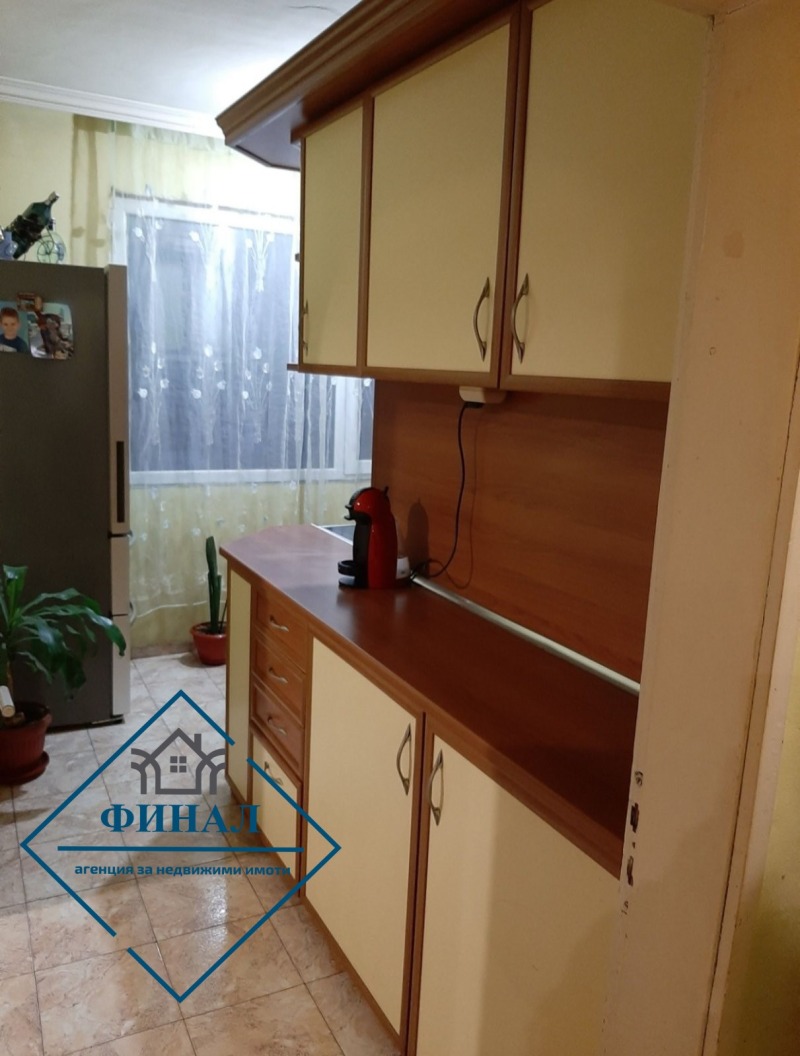 Продава 3-СТАЕН, гр. Шумен, Болницата, снимка 3 - Aпартаменти - 49230554