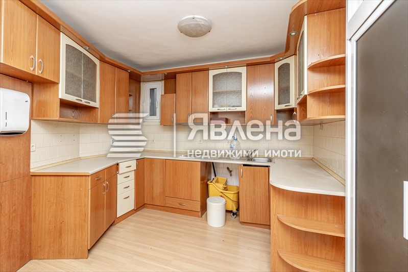 Продава МНОГОСТАЕН, гр. София, Център, снимка 13 - Aпартаменти - 47562418