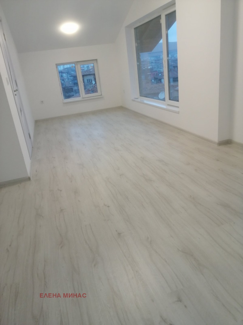 Продава  Етаж от къща град Шумен , Куршун чешма , 145 кв.м | 32979084 - изображение [5]