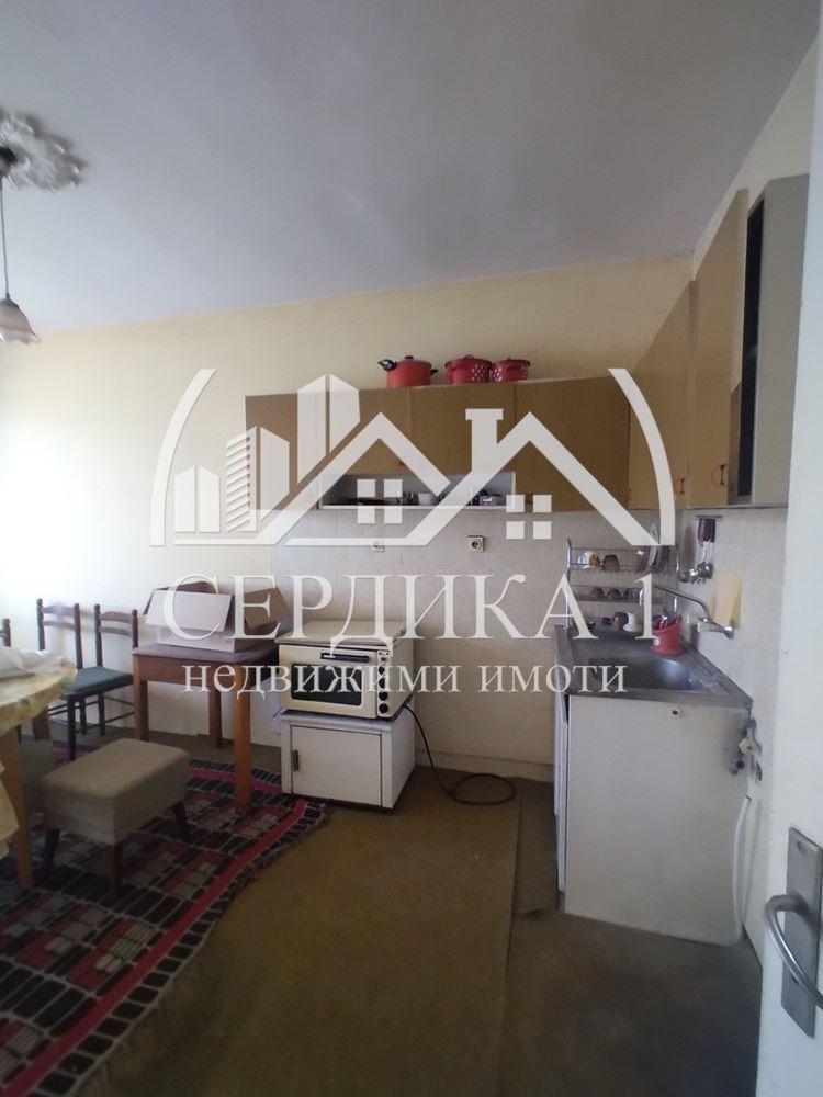 Продава КЪЩА, с. Пиперков чифлик, област Кюстендил, снимка 2 - Къщи - 47157261