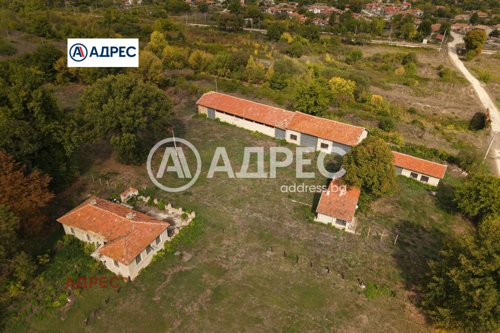 Продава ПРОМ. ПОМЕЩЕНИЕ, с. Венчан, област Варна, снимка 2 - Производствени сгради - 54277350