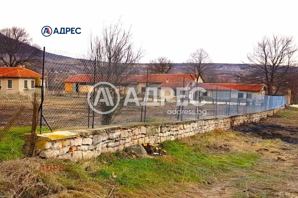 Продава ПРОМ. ПОМЕЩЕНИЕ, с. Венчан, област Варна, снимка 4 - Производствени сгради - 54277350