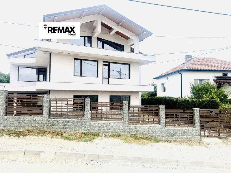 Продава КЪЩА в област Варна, с. Страшимирово - 429 кв.м / 319 000 € » 623 909.77 лв., РЕМАКС-ИДЕАЛ