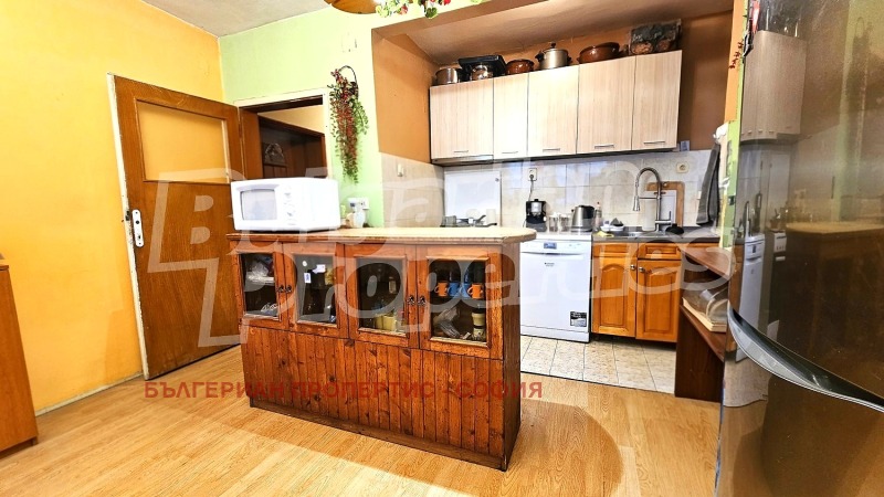 Продава ЕТАЖ ОТ КЪЩА, гр. София, Горубляне, снимка 12 - Етаж от къща - 52705715