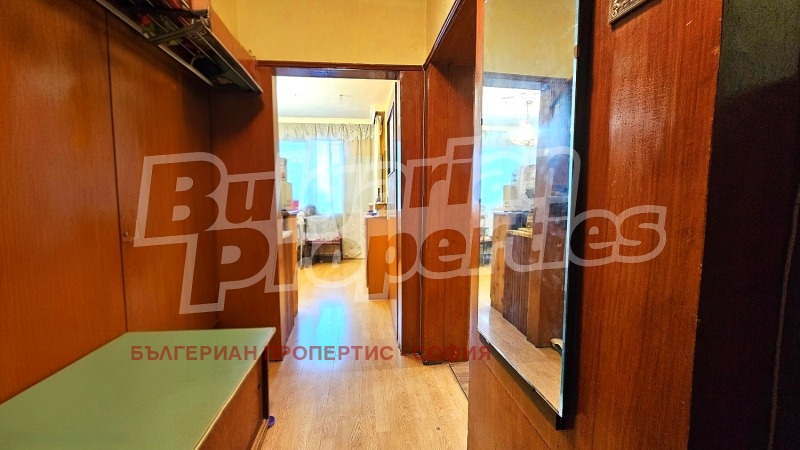 Продава ЕТАЖ ОТ КЪЩА, гр. София, Горубляне, снимка 3 - Етаж от къща - 52705715