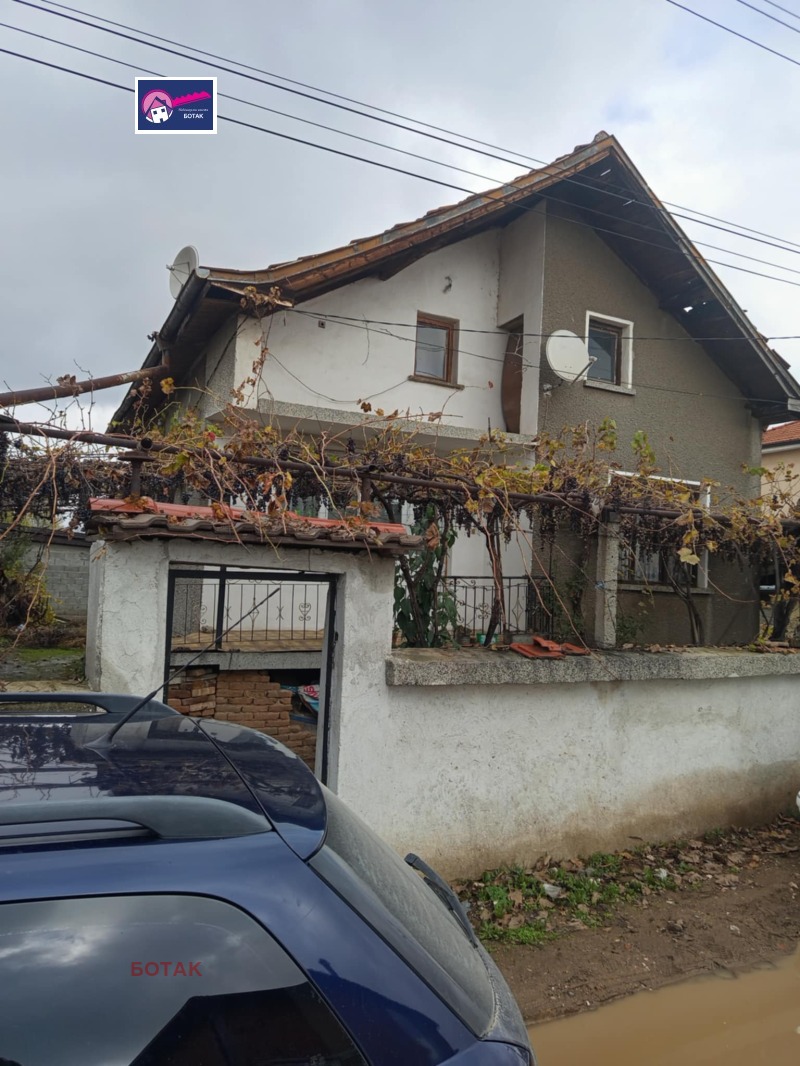 Продава КЪЩА в област Пазарджик, с. Добровница - 222 кв.м / 99 710 € » 195 015.81 лв., БОТАК