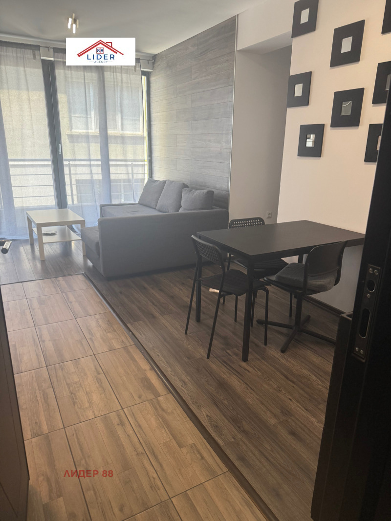 De vânzare  1 dormitor Pleven , Șiroc țentâr , 65 mp | 53379157