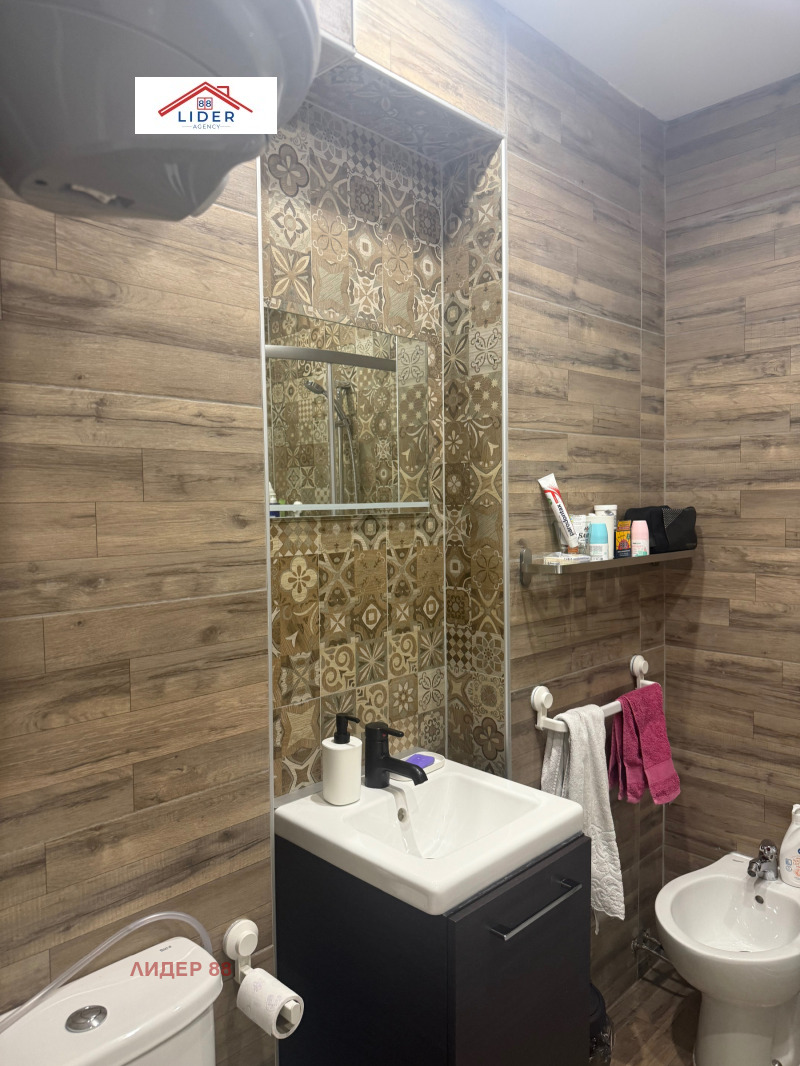 De vânzare  1 dormitor Pleven , Șiroc țentâr , 65 mp | 53379157 - imagine [3]