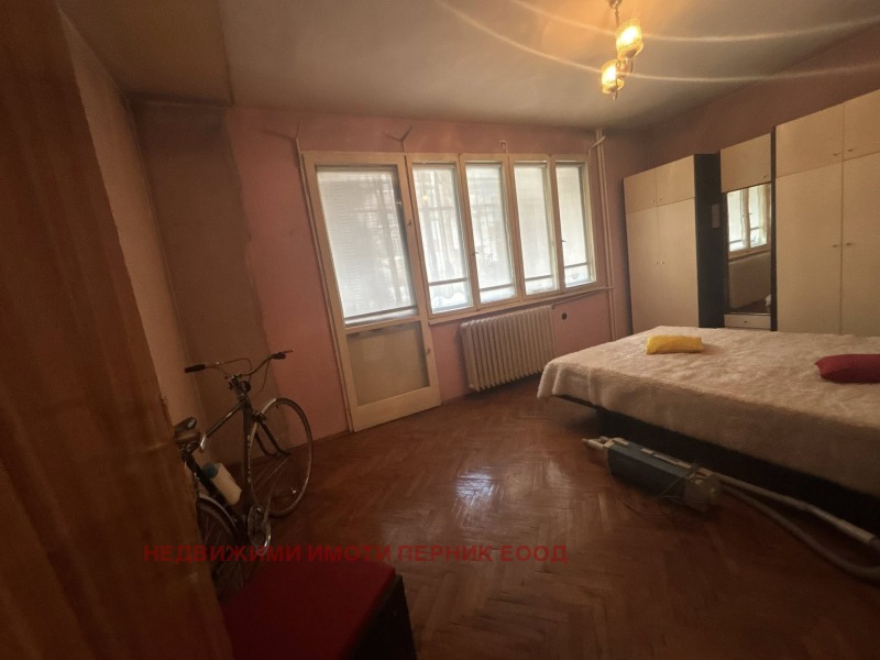 Продава 3-СТАЕН, гр. Перник, Център, снимка 3 - Апартаменти - 52409552