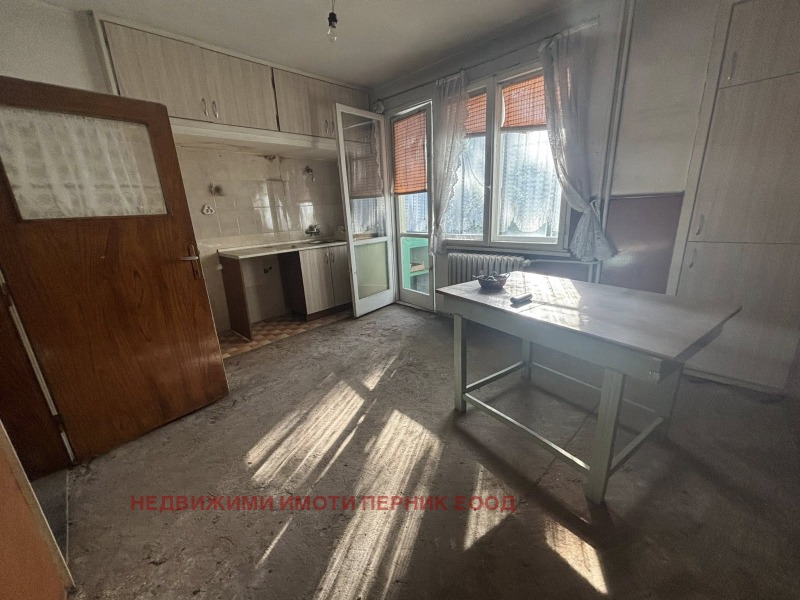 Продава 3-СТАЕН, гр. Перник, Център, снимка 11 - Апартаменти - 52409552