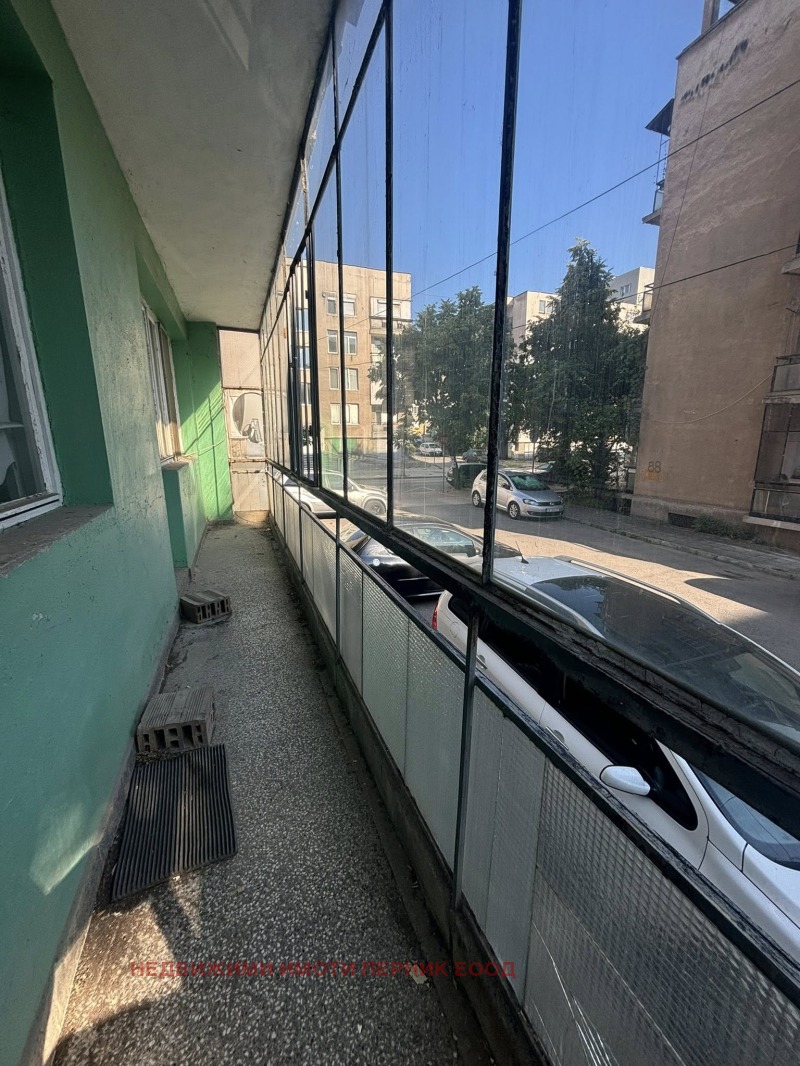 Продава 3-СТАЕН, гр. Перник, Център, снимка 6 - Апартаменти - 52409552