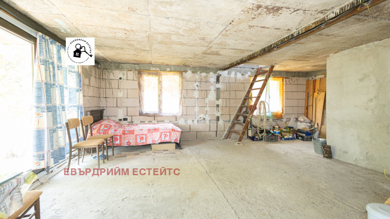 À venda  Casa Região Pernik , Kondofrei , 150 m² | 52702516 - imagem [5]