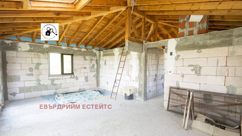 À venda  Casa Região Pernik , Kondofrei , 150 m² | 52702516 - imagem [7]