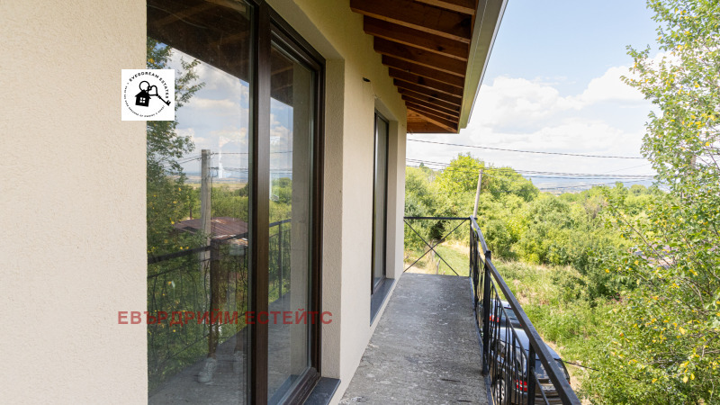 À venda  Casa Região Pernik , Kondofrei , 150 m² | 52702516 - imagem [10]