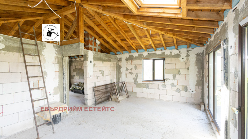 À venda  Casa Região Pernik , Kondofrei , 150 m² | 52702516 - imagem [8]