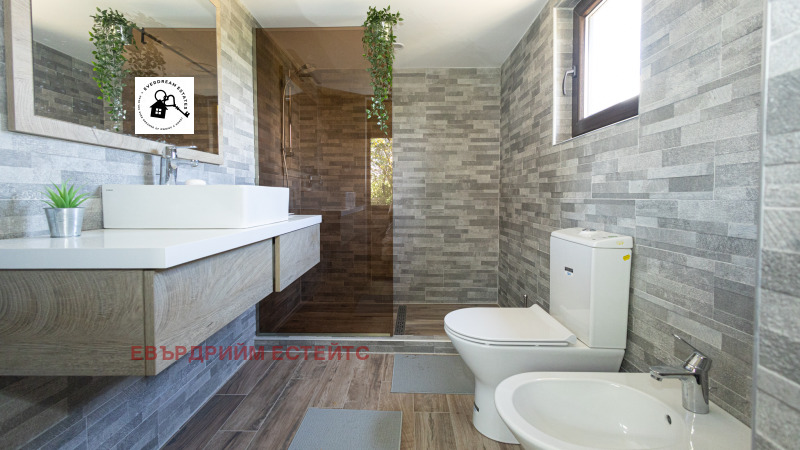 À venda  Casa Região Pernik , Kondofrei , 150 m² | 52702516 - imagem [2]