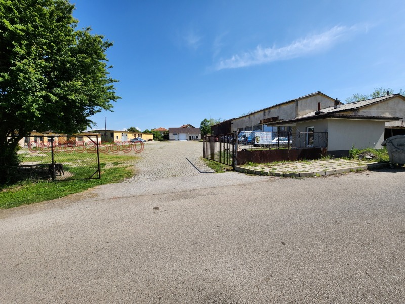 Продава ПРОМ. ПОМЕЩЕНИЕ в област Перник, гр. Радомир - 1350 кв.м / 1 220 000 € » 2 386 112.60 лв.