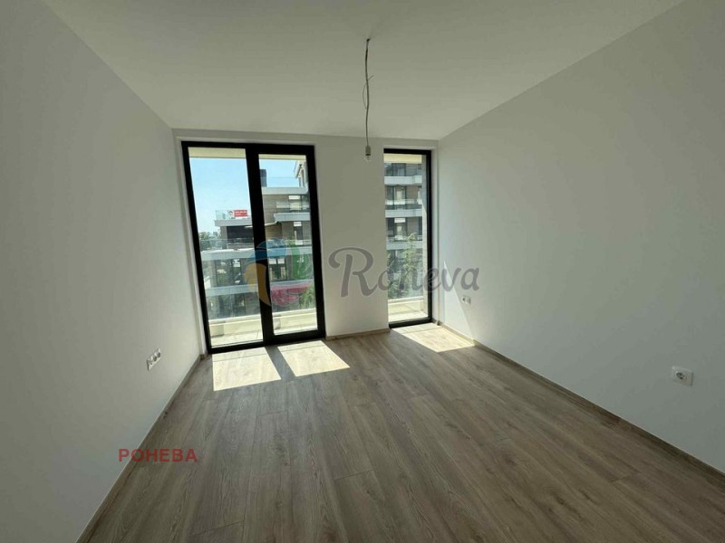 In vendita  2 camere da letto Varna , k.k. Sv.Sv. Konstantin i Elena , 141 mq | 60820613 - Immagine [3]
