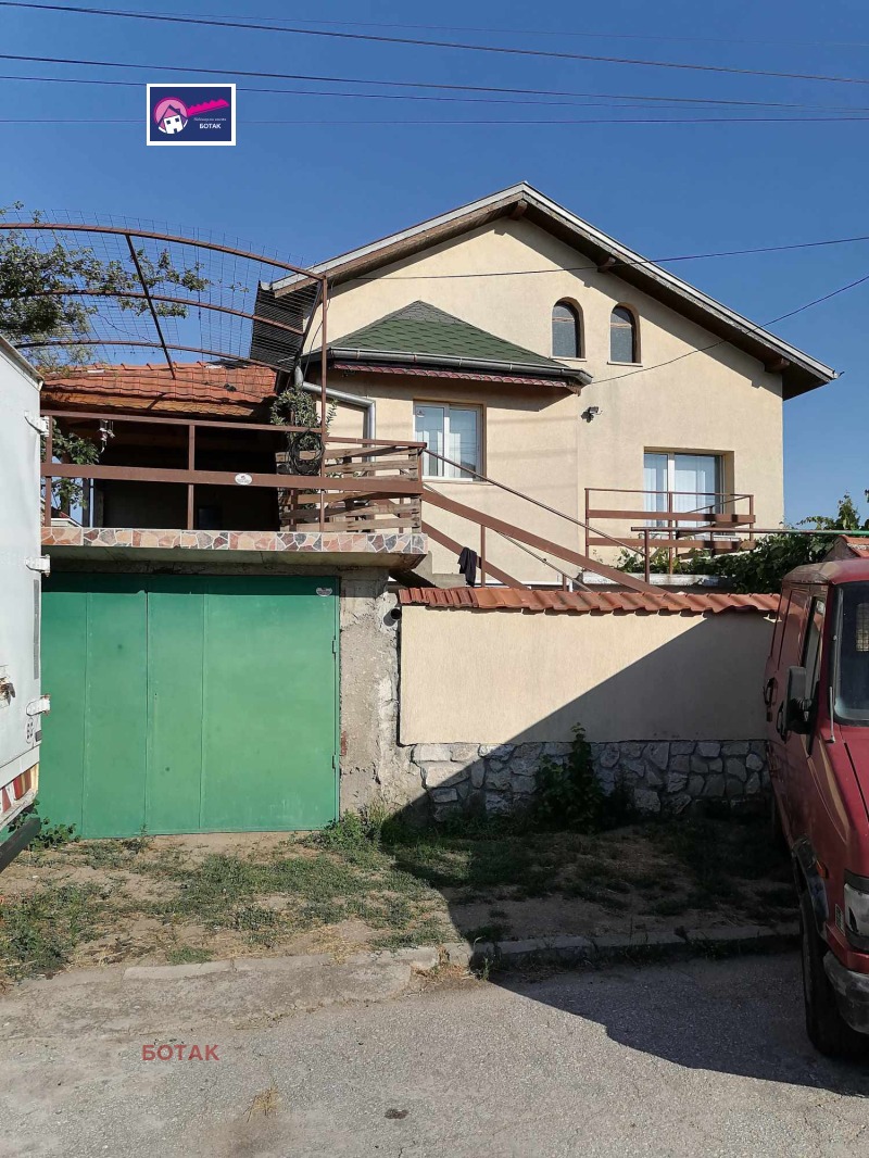 Till salu  Hus region Pazardzhik , Lozen , 105 kvm | 55350270