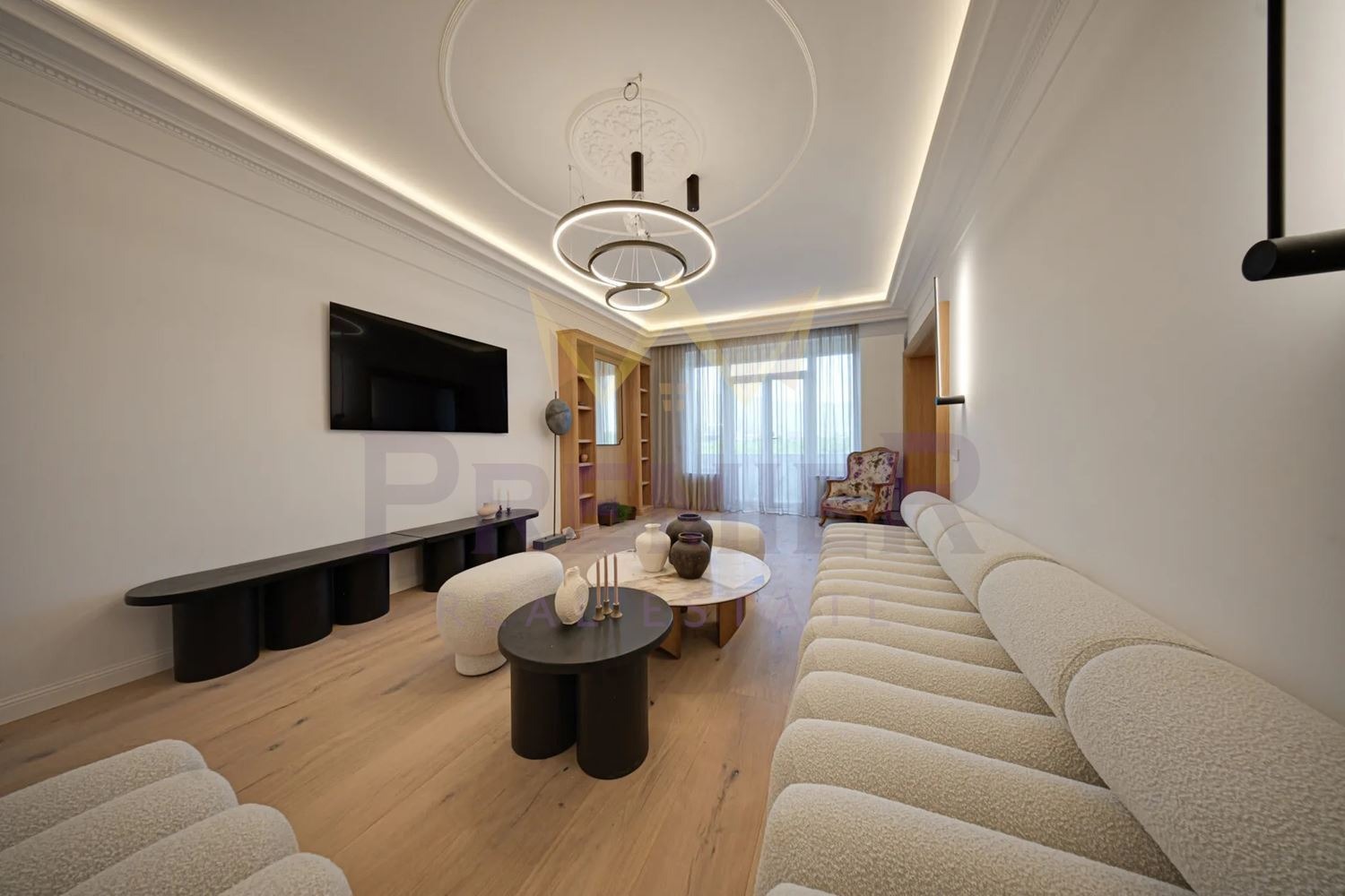Продава МНОГОСТАЕН, гр. София, Център, снимка 2 - Апартаменти - 54054708