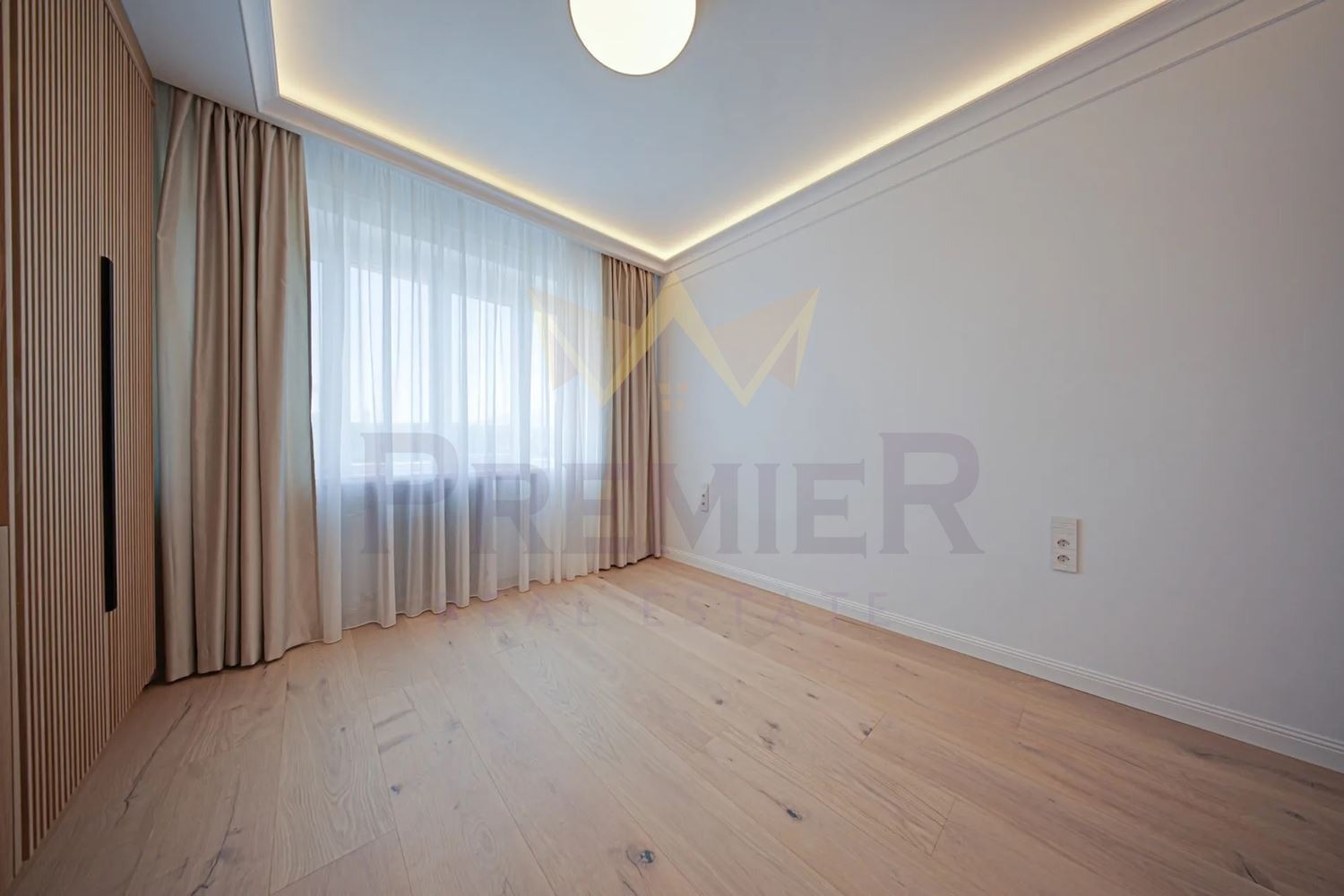 Продава МНОГОСТАЕН, гр. София, Център, снимка 11 - Апартаменти - 54054708