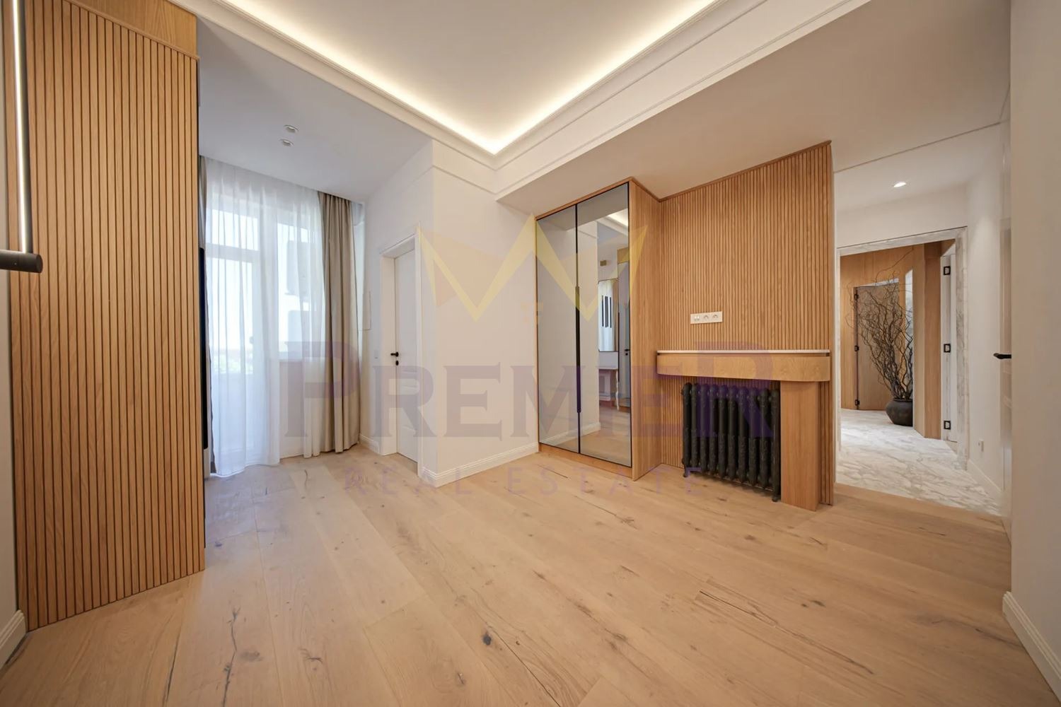 Продава МНОГОСТАЕН, гр. София, Център, снимка 8 - Апартаменти - 54054708