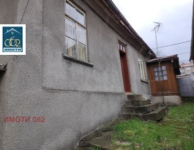 Продажба на имоти в гр. Лясковец, област Велико Търново — страница 3 - изображение 18 