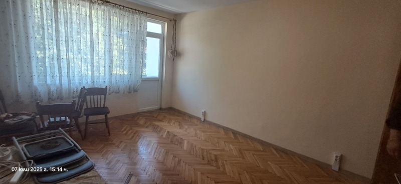 Продава  2-стаен област Пловдив , гр. Карлово , 72 кв.м | 49030997 - изображение [3]