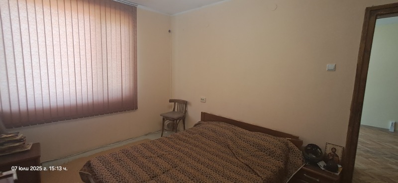Продава  2-стаен област Пловдив , гр. Карлово , 72 кв.м | 49030997