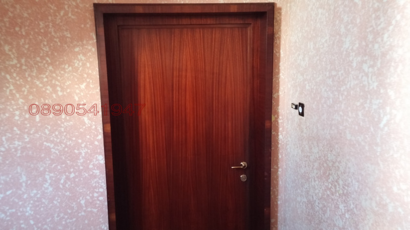 Продава ЕТАЖ ОТ КЪЩА, гр. Хасково, Център, снимка 7 - Етаж от къща - 52902849