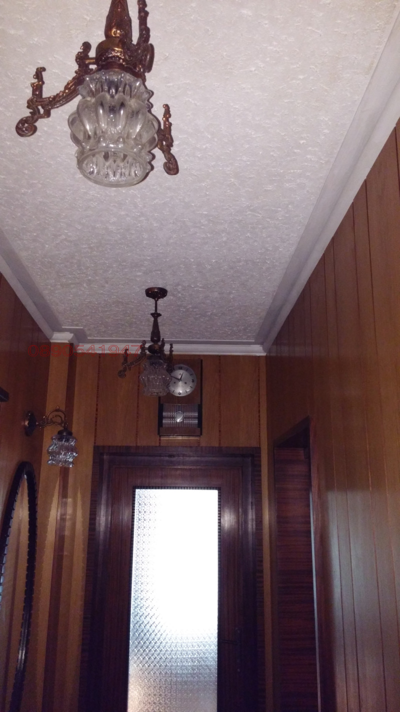 Продава ЕТАЖ ОТ КЪЩА, гр. Хасково, Център, снимка 6 - Етаж от къща - 52902849