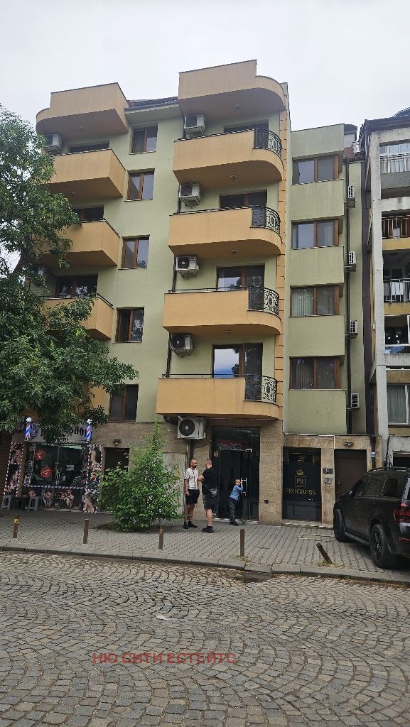Продава БИЗНЕС ИМОТ, гр. Пловдив, Пещерско шосе