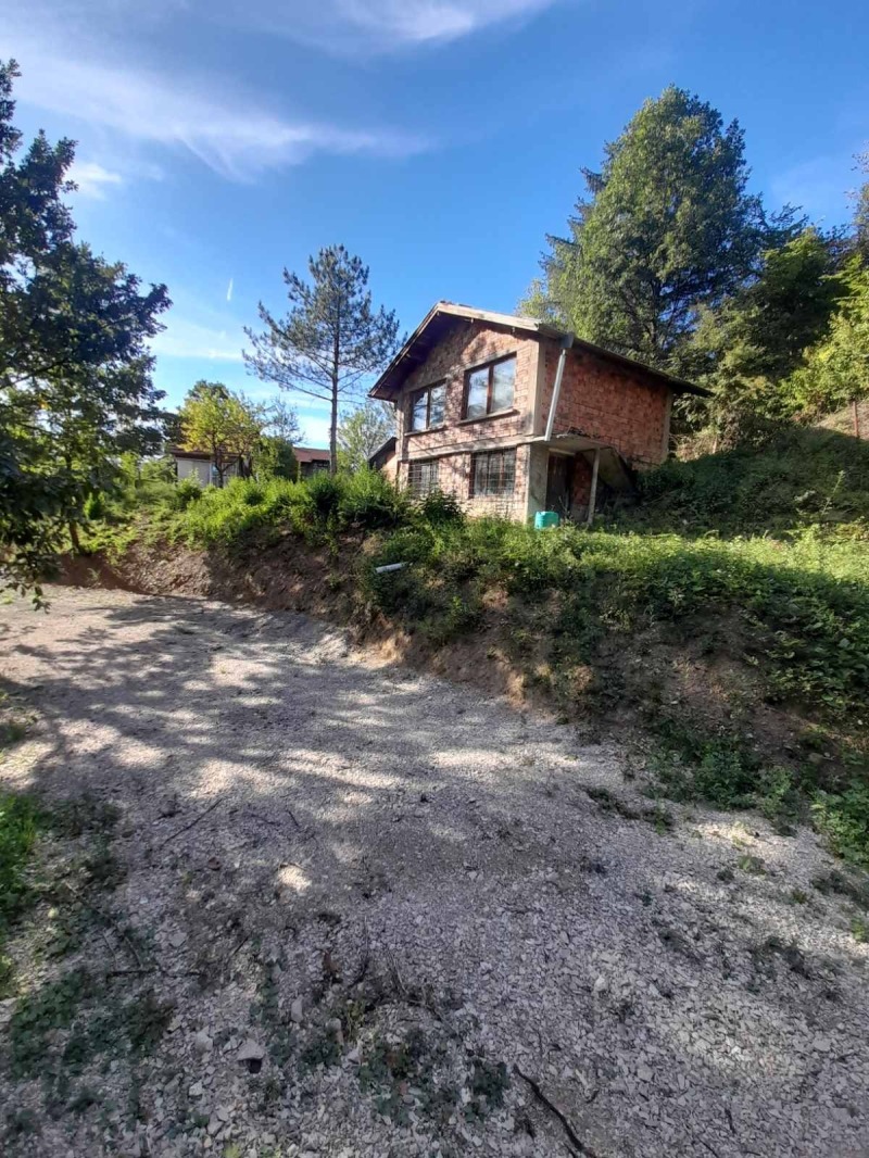 Продава КЪЩА в област София, с. Искрец - 40 кв.м / 34 000 € » 66 498.22 лв., БАЛКАНИКА