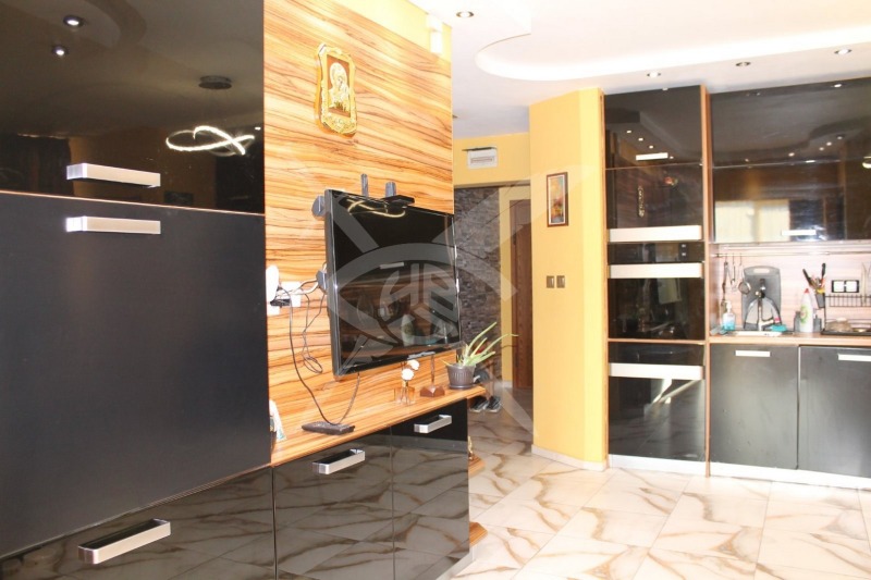 Продава 3-СТАЕН, гр. София, Люлин 8, снимка 3 - Апартаменти - 52425236