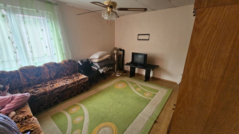 Продава КЪЩА, гр. Разград, Бели Лом, снимка 2 - Къщи - 52520807