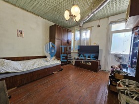 Casa Gorna Oriahovița, regiunea Veliko Tarnovo 9