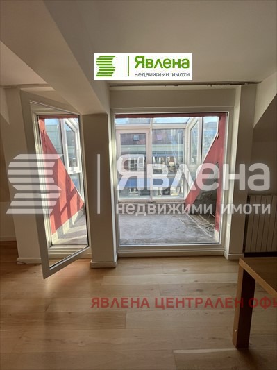 Продава МНОГОСТАЕН, гр. София, Център, снимка 3 - Aпартаменти - 48371851