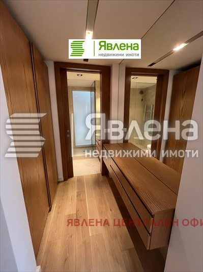 Продава МНОГОСТАЕН, гр. София, Център, снимка 4 - Aпартаменти - 48371851