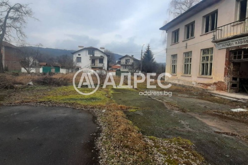 Till salu  Komplott region Sofia , Gorni Okol , 10033 kvm | 46479418 - bild [9]