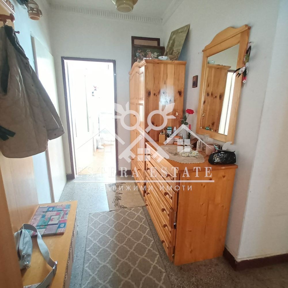 Продава 3-СТАЕН, гр. Шумен, Център, снимка 5 - Апартаменти - 54200275