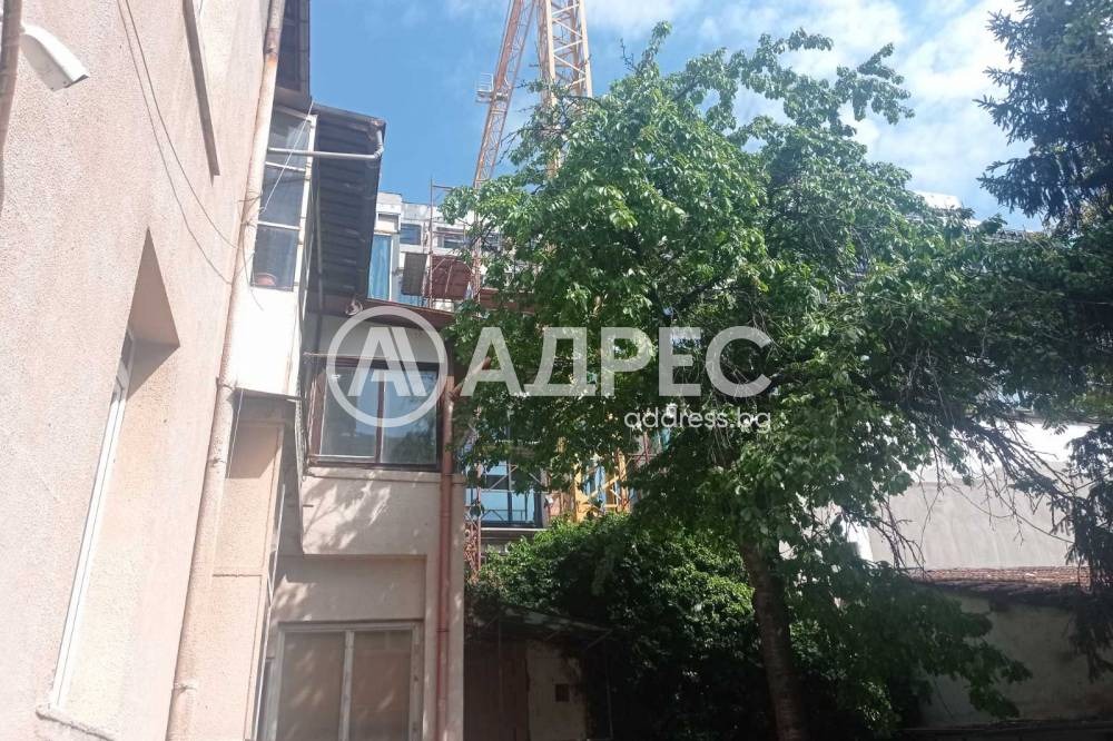 Продава ЕТАЖ ОТ КЪЩА, гр. София, Център, снимка 8 - Етаж от къща - 55174799