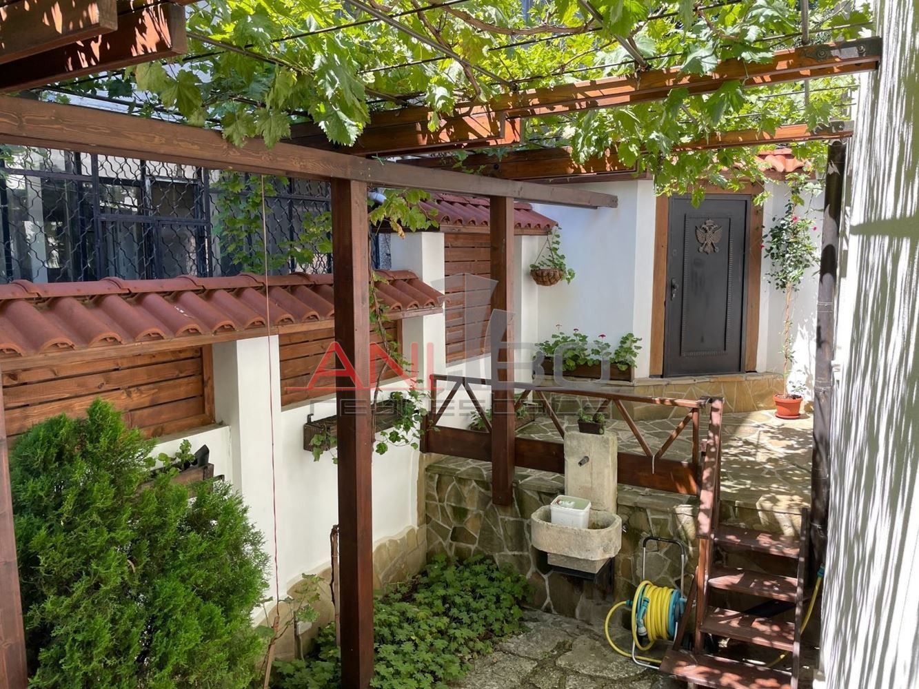 Продава КЪЩА, гр. Варна, Гръцка махала, снимка 13 - Къщи - 53994461