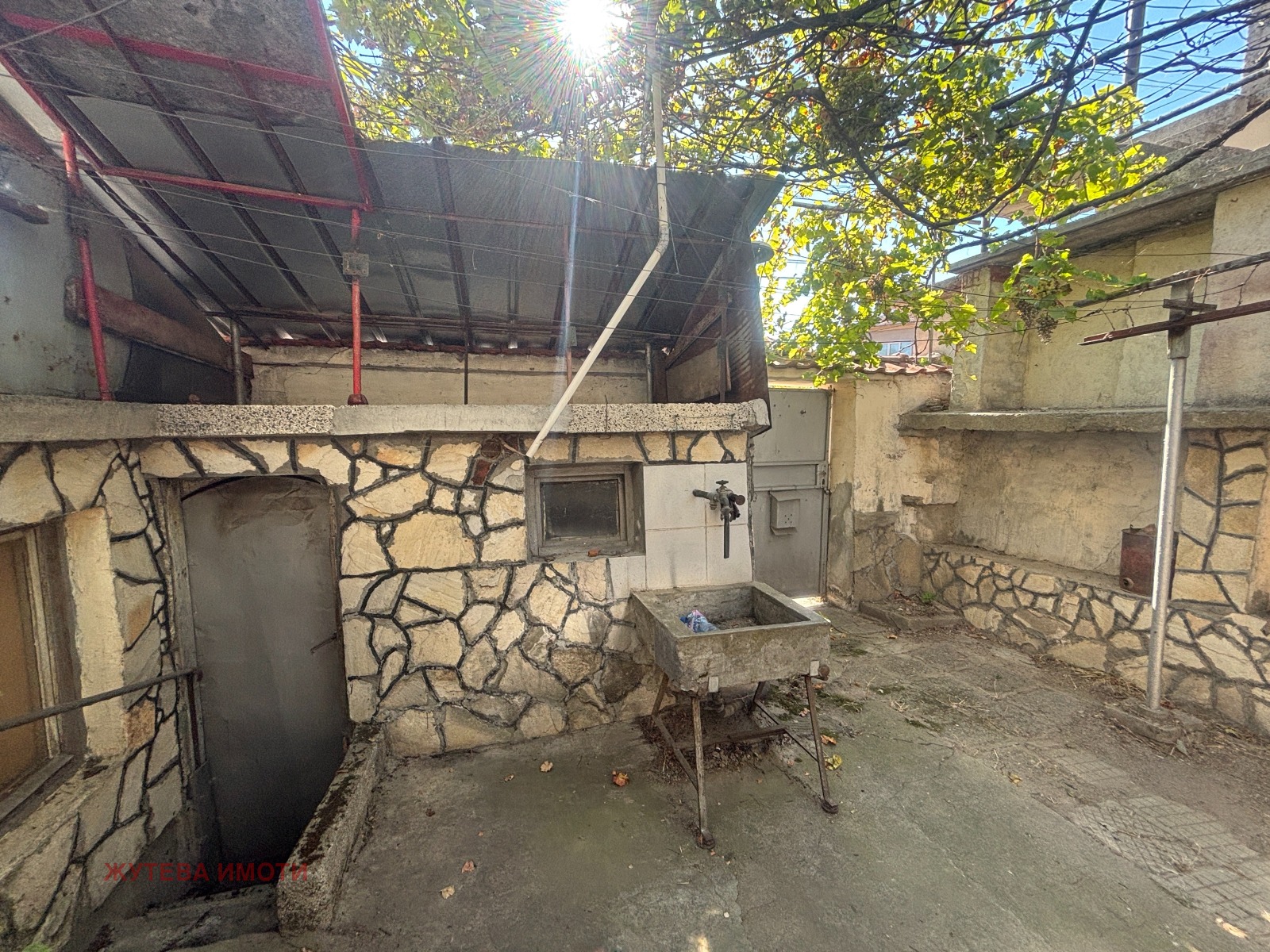 Продава КЪЩА, гр. Карлово, област Пловдив, снимка 2 - Къщи - 55705432