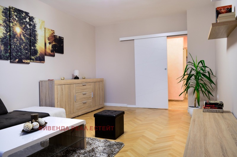 Продава 3-СТАЕН, гр. Плевен, 9-ти квартал, снимка 13 - Апартаменти - 52385795