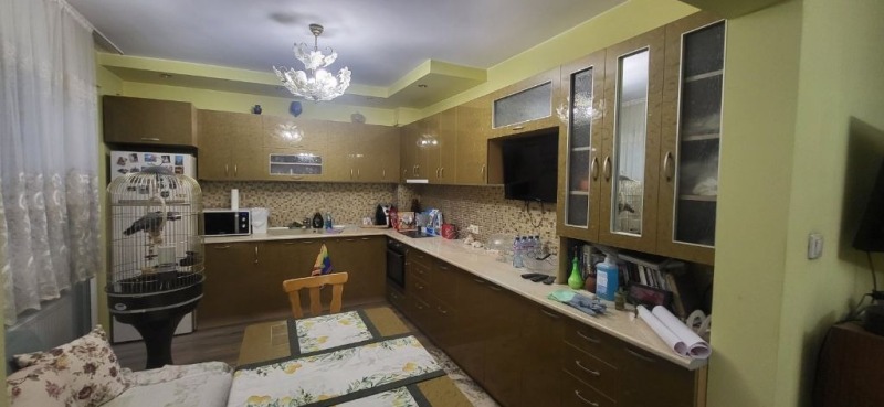 Продава 4-СТАЕН, гр. Стара Загора, Център, снимка 2 - Апартаменти - 52991535