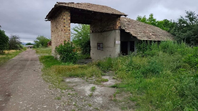 Продава ПРОМ. ПОМЕЩЕНИЕ, с. Манастирци, област Разград, снимка 5 - Производствени сгради - 56197411