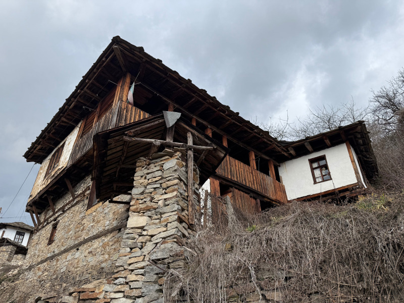 Продава КЪЩА в област Благоевград, с. Ковачевица - 180 кв.м / 95 000 € » 185 803.85 лв., ПИРИН ИМОТИ