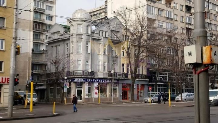 Продава 3-СТАЕН, гр. София, Център, снимка 2 - Апартаменти - 53122021
